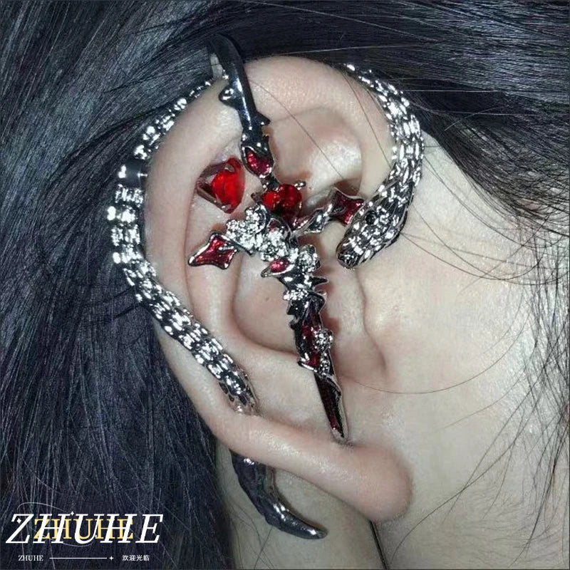 With its refined, high-end design, the Star Guard Taboo Rose piercing combines cold sophistication with dark and sweet contrasts — a unisex statement for modern rebels.