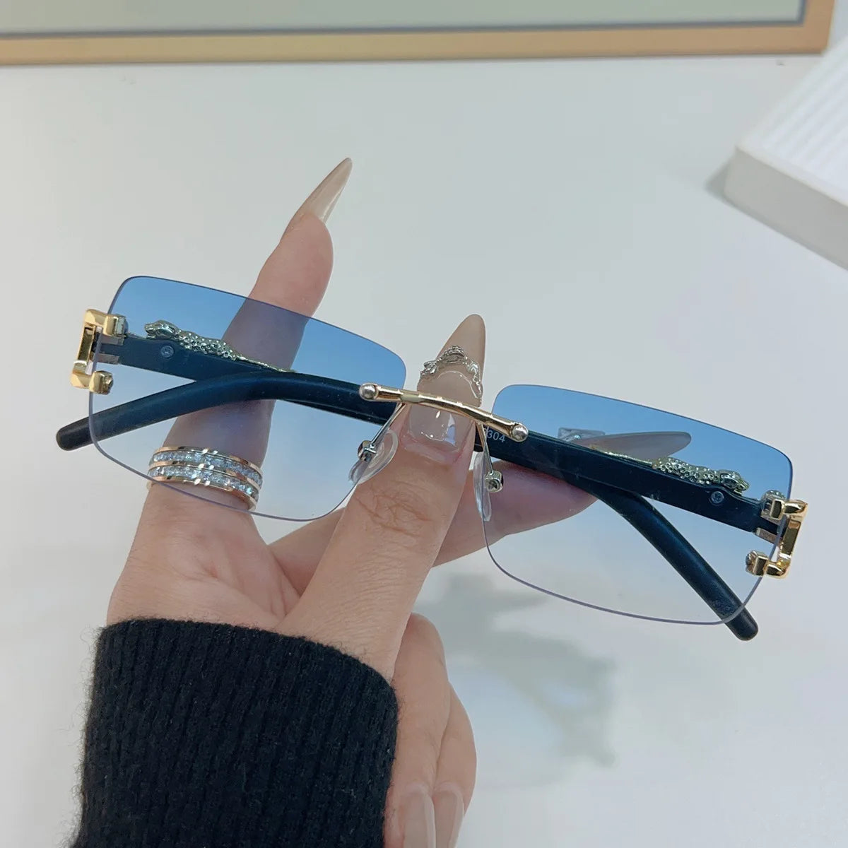 Frameless Rectangular Sunglasses – Unisex Vintage Style Shades